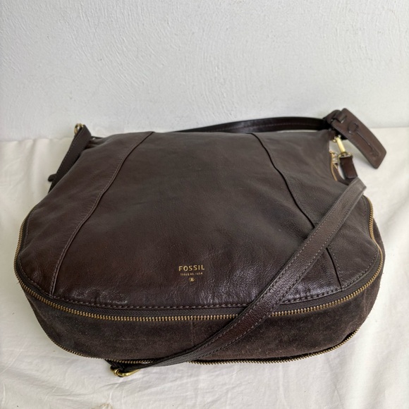 FOSSIL Gwen Hobo Expandable Leather and Suede Large Crossbody Shoulder Bag Purse - Picture 3 of 16